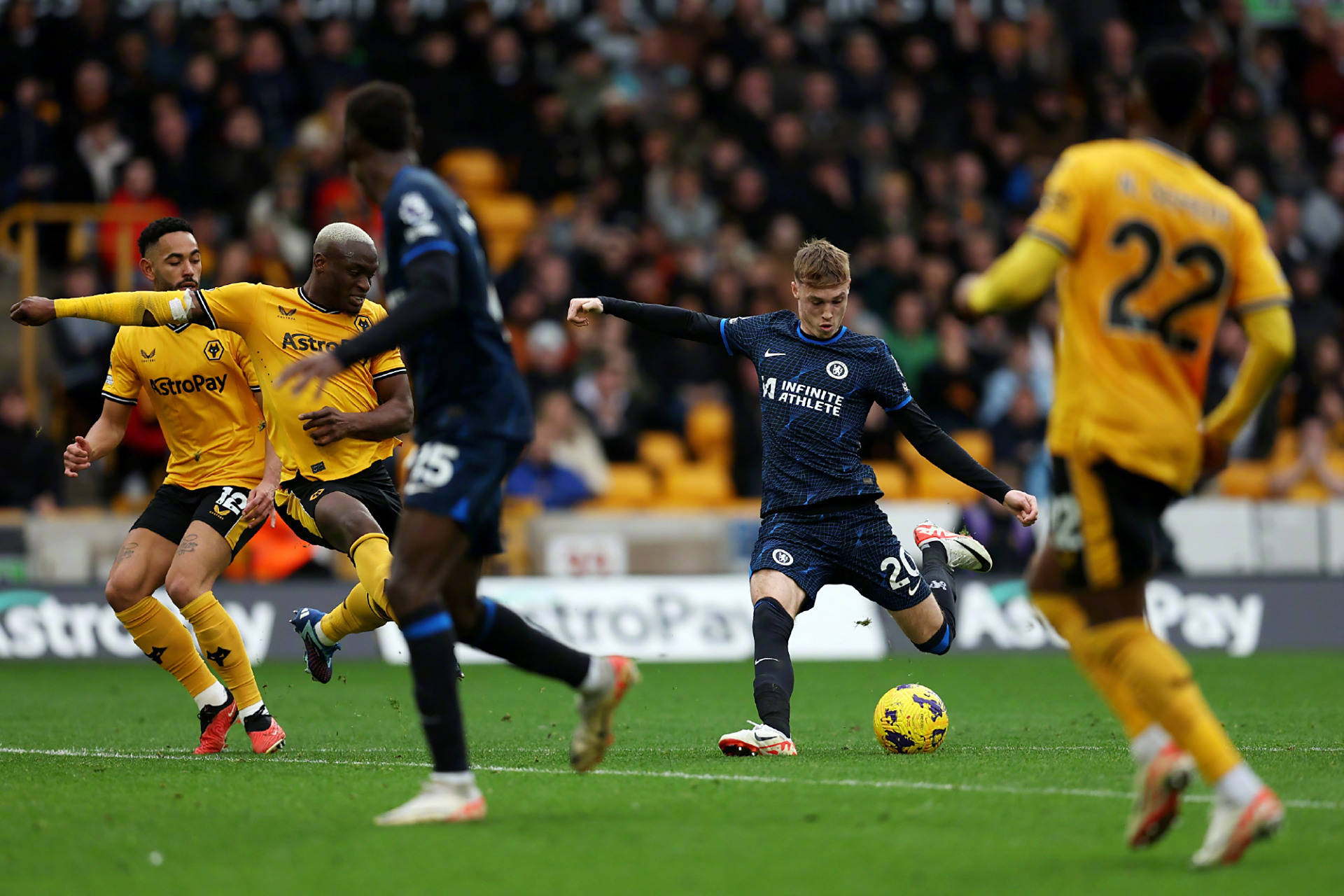 包含赛地聚焦——全明星赛国际比赛日热度飙升，新奥尔良鹈鹕外线爆发，更衣室稳定，更衣室氛围转暖的词条