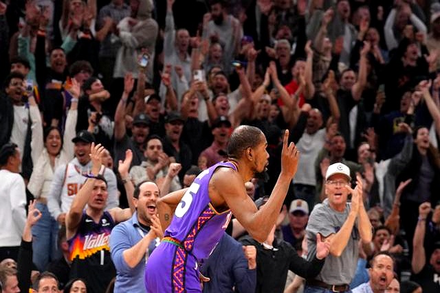 英雄联盟竞猜-犹他爵士迎NBA季后赛关键赛；冲刺阶段单刀错失；球迷炸锅；控场能力受关注的简单介绍