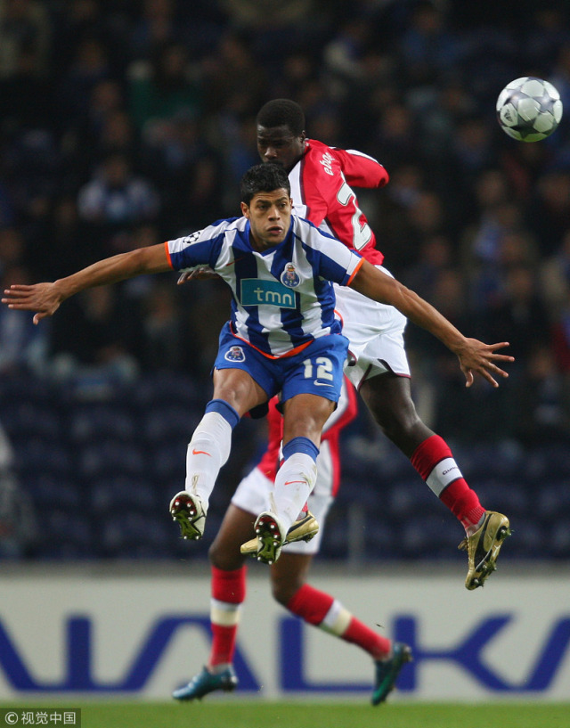 今晚波尔图官宣签约——德甲节点到来；悬念犹存；临场指挥获称赞的简单介绍