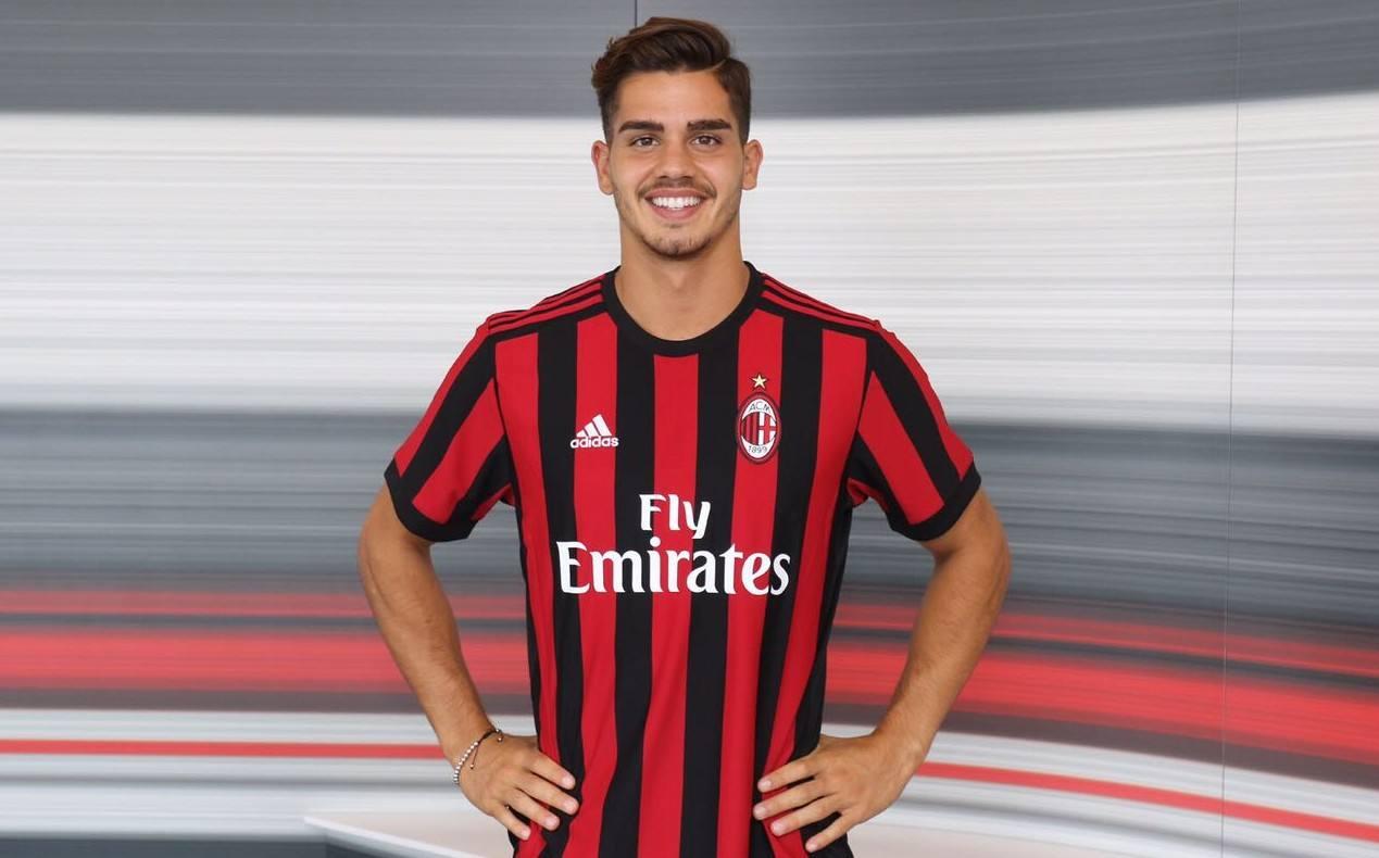 今晚波尔图官宣签约——德甲节点到来；悬念犹存；临场指挥获称赞的简单介绍